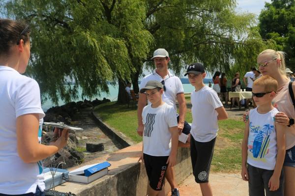 nyílt nap emberekkel