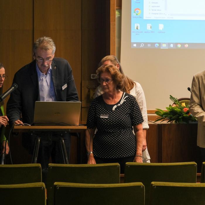 konferencia