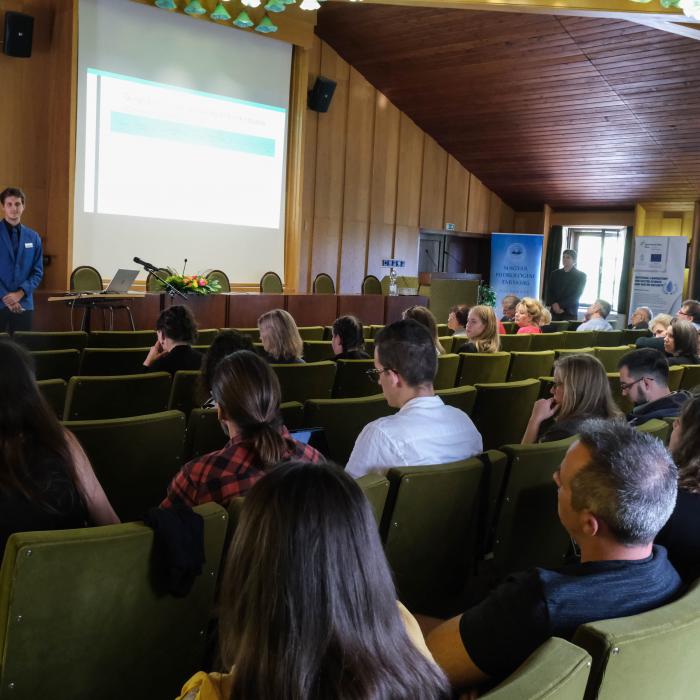 konferencia