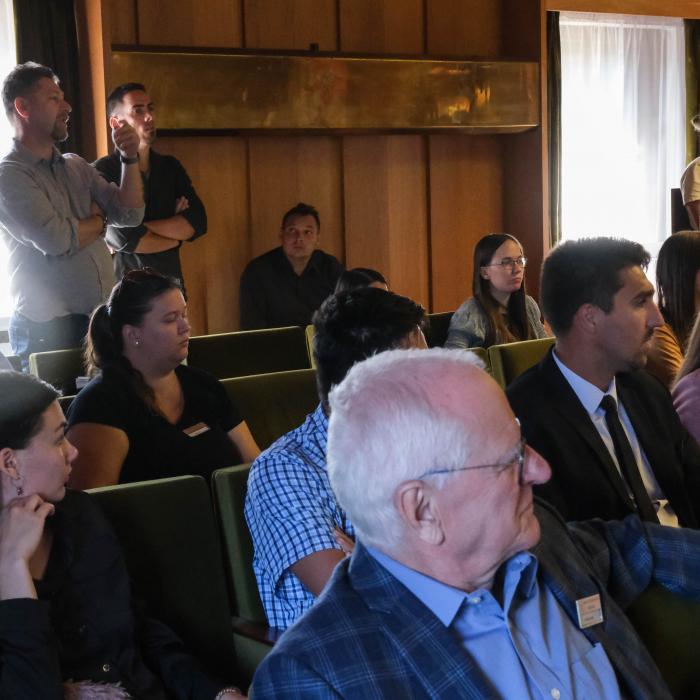 konferencia